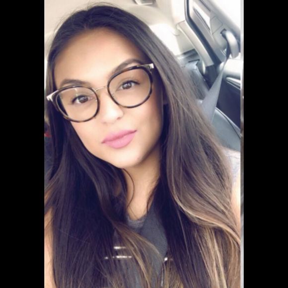 Meet your Posher, Lucy - Picture 1 of 1